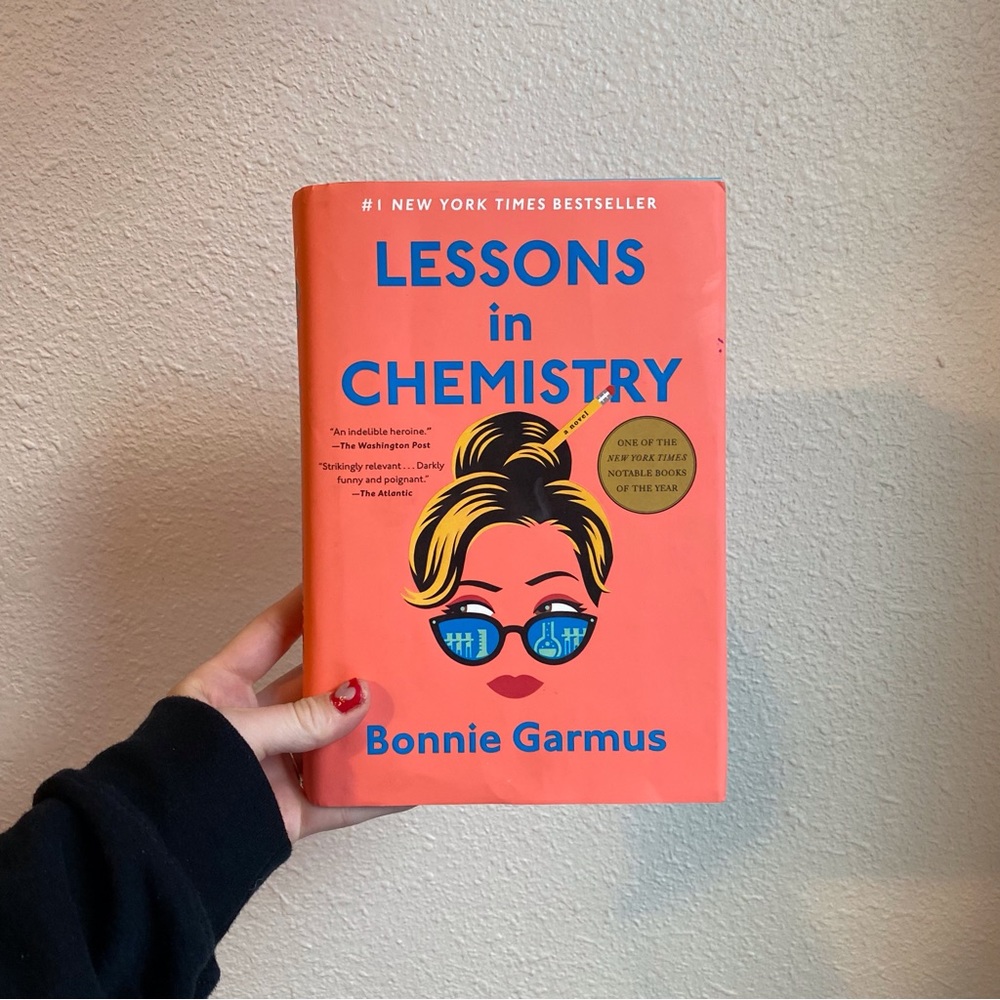 Book Lessons in Chemistry Bonnie Garmus NEW